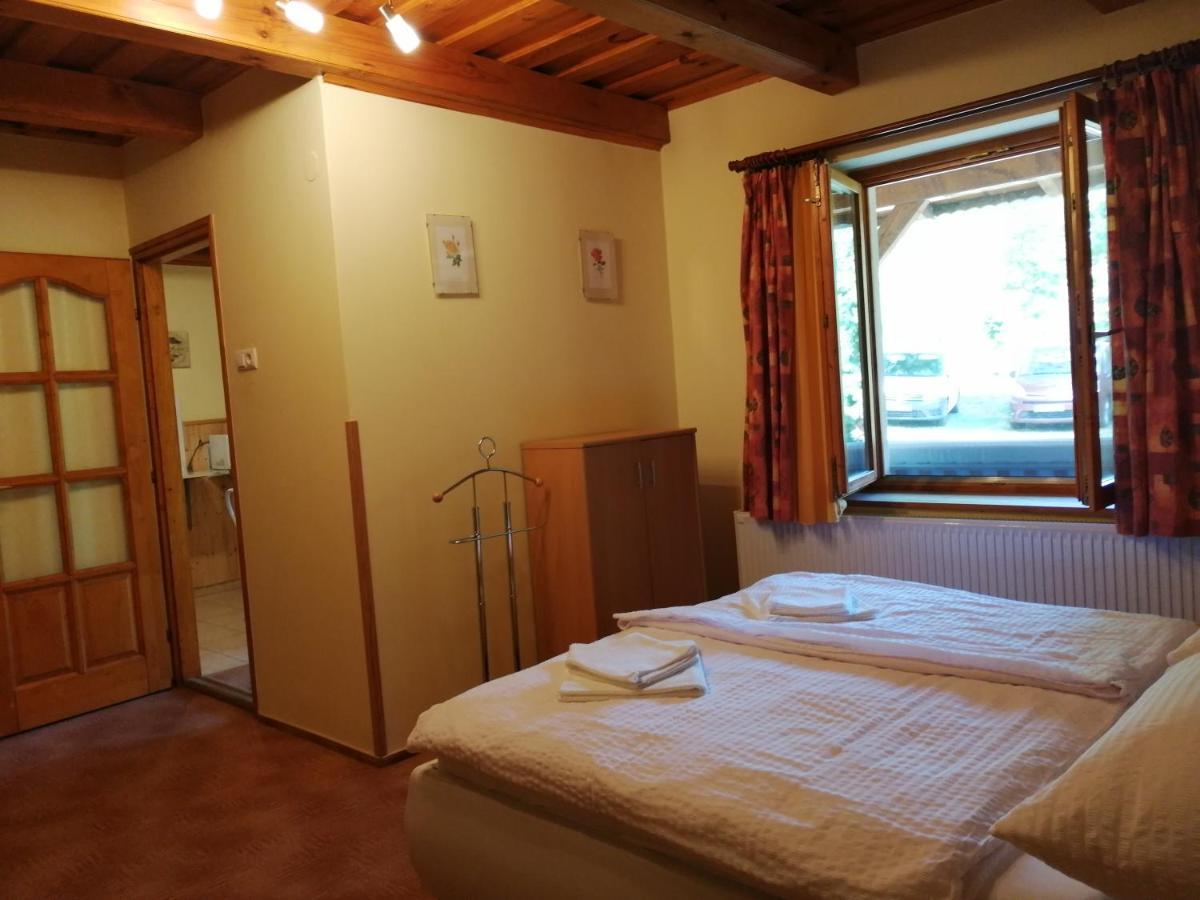 Flora Apartmanok Kehidakustány Dış mekan fotoğraf